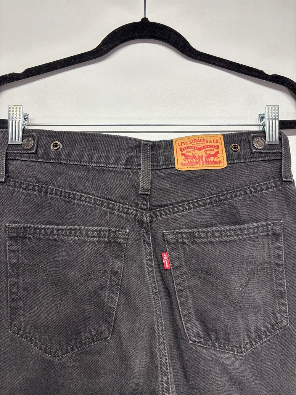 ✨Levi's Cinch Baggy Women's Jeans Size 26 - Picture 8 of 15